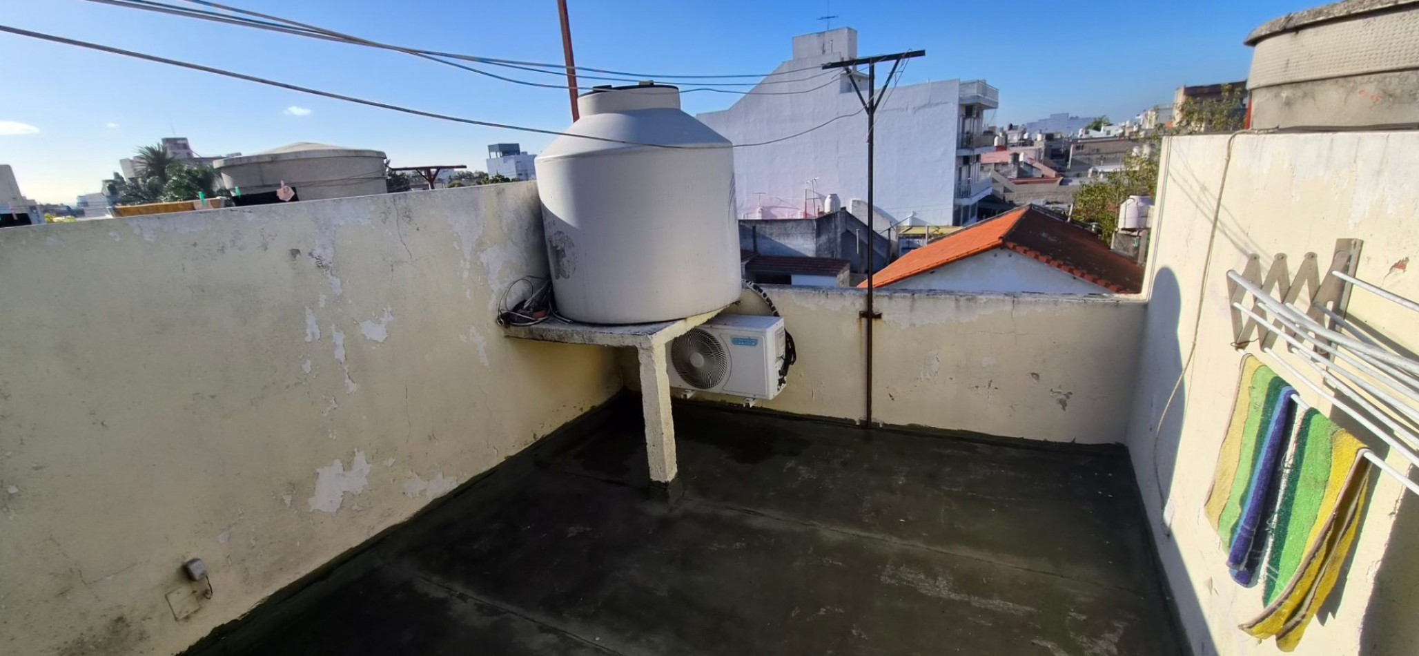 Triplex de 4 Ambientes con Cochera, Patio, Parrilla y Terrazas Propias