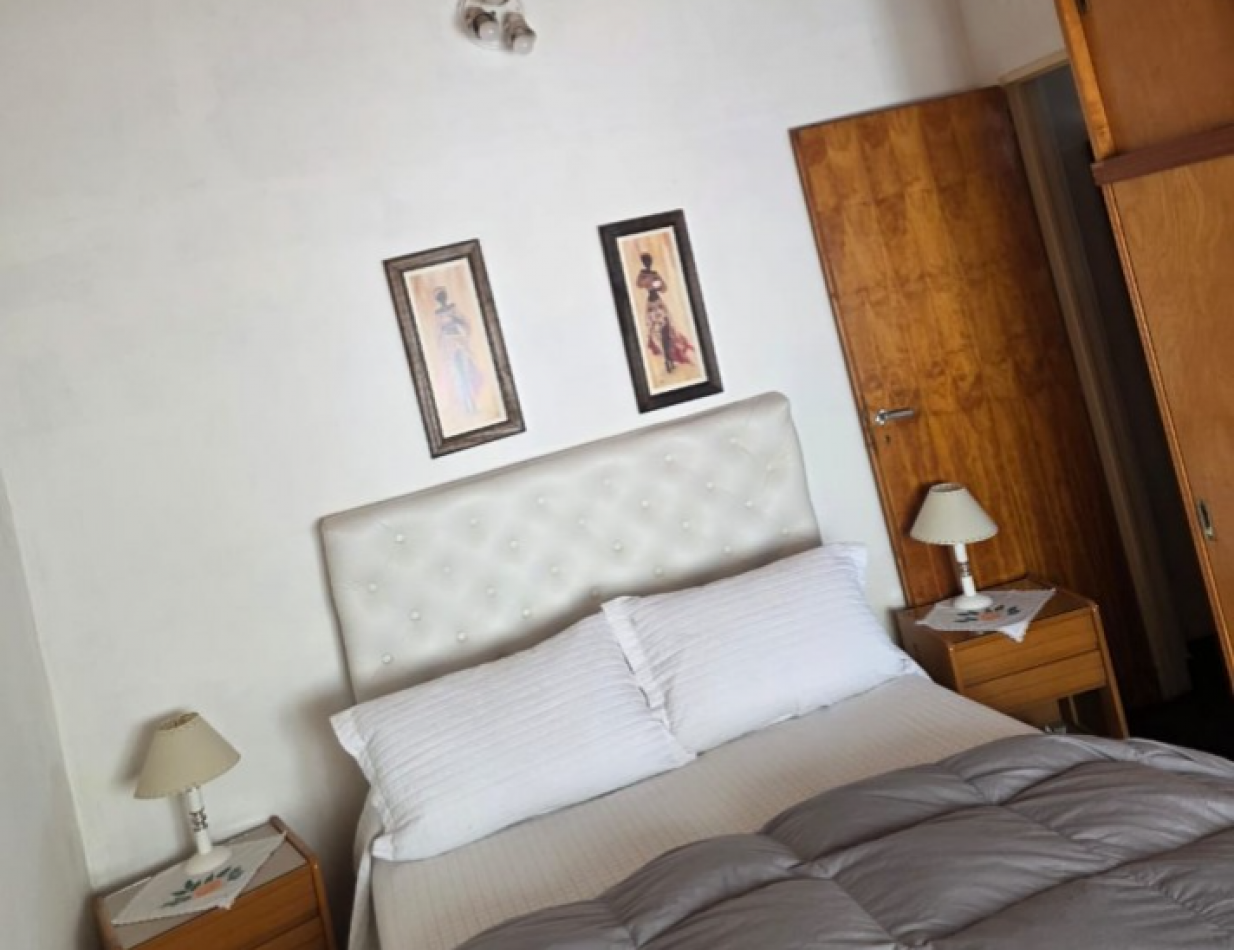 VENTA DE CASA MULTIFAMILIAR CAÑUELAS