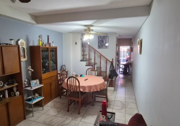 Triplex de 4 Ambientes con Cochera, Patio, Parrilla y Terrazas Propias